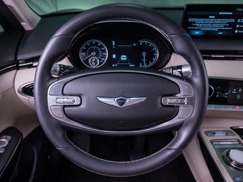 Used 2022 Genesis GV70 2.5T AWD/4WD image 15