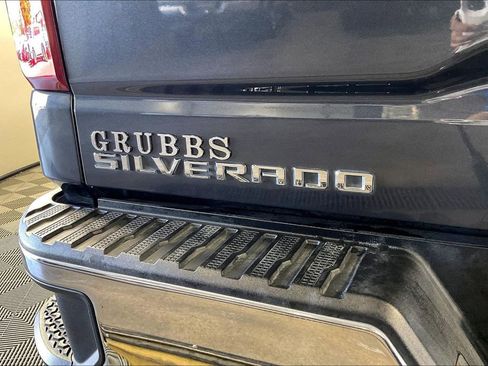 Used 2022 Chevrolet Silverado 1500 LT AWD/4WD image 40