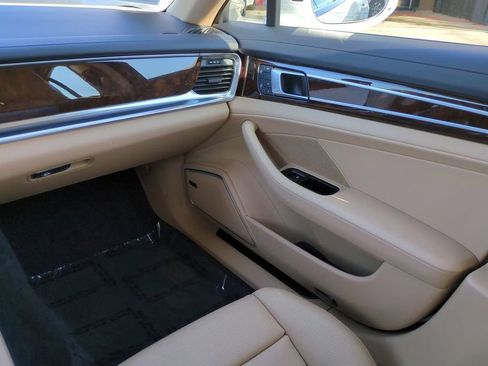 Used 2022 Porsche Panamera 4 Platinum Edition image 15