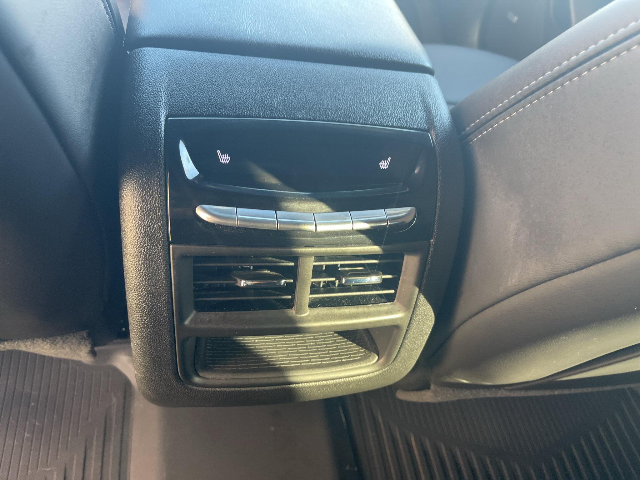 Used 2024 Cadillac XT5 Premium Luxury w/ Technology Package AWD/4WD image 30