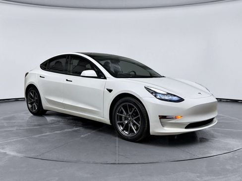 Used 2022 Tesla Model 3 Long Range AWD/4WD image 4
