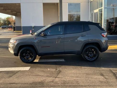Used 2024 Jeep Compass Trailhawk image 6