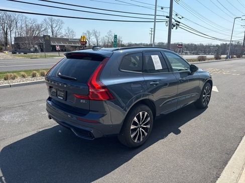 Used 2025 Volvo XC60 B5 Plus w/ Climate Package image 5