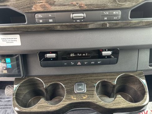Used 2023 Mercedes-Benz Sprinter 3500 image 39