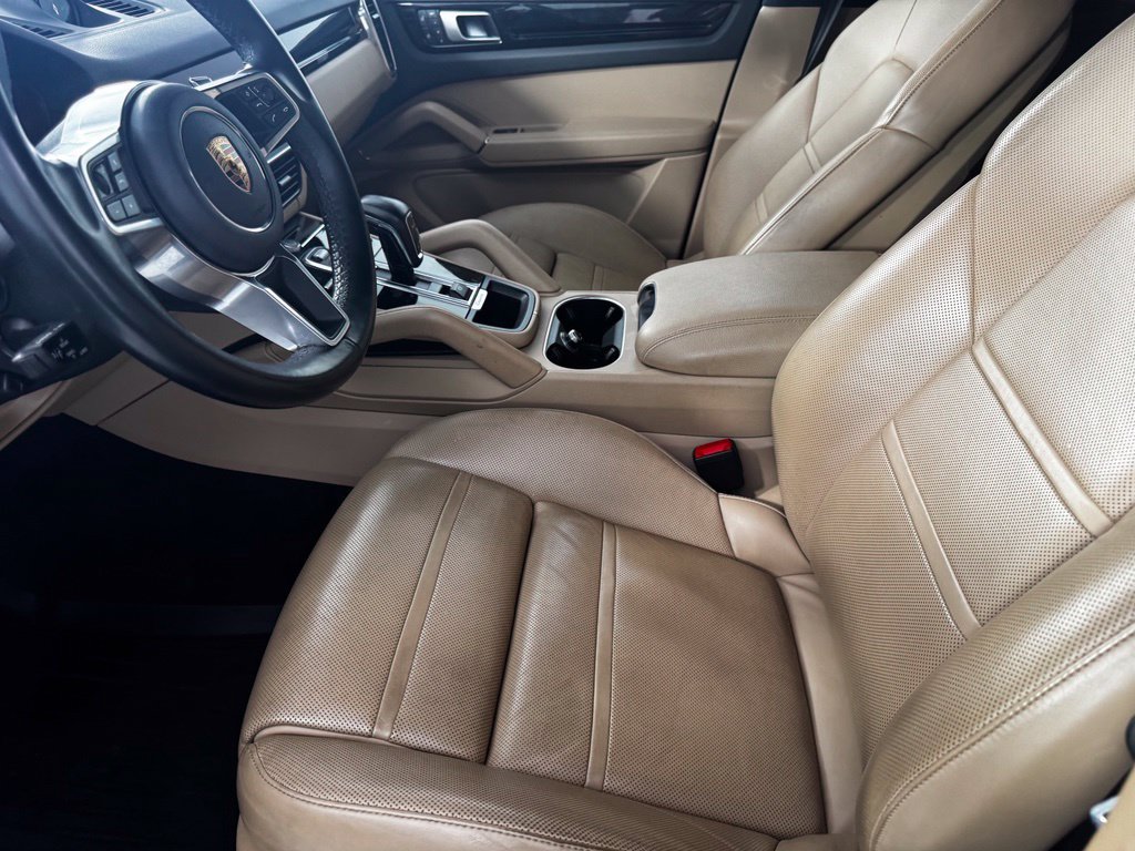 Used 2022 Porsche Cayenne AWD/4WD image 13