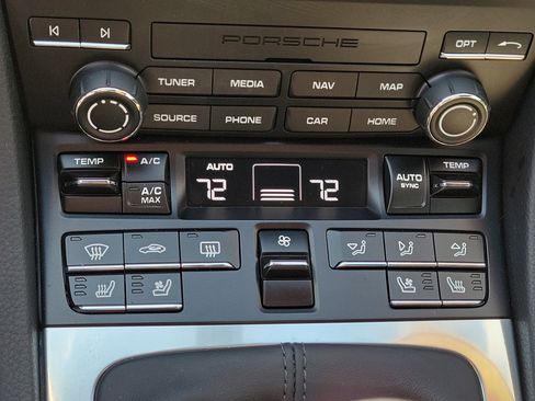 Used 2025 Porsche 718 Cayman image 24