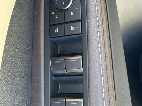 Used 2024 Lexus RX 350 image 22