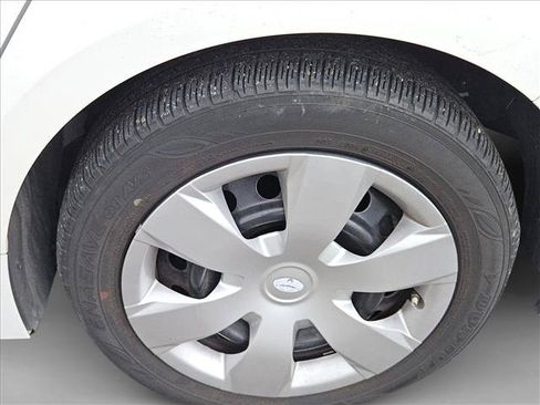 Certified 2022 Toyota Corolla LE FWD image 6
