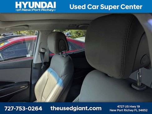 Used 2017 Hyundai Santa Fe Sport w/ 2.4L Tech Package 04 FWD image 3