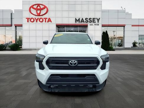 Used 2025 Toyota Tacoma SR RWD image 8