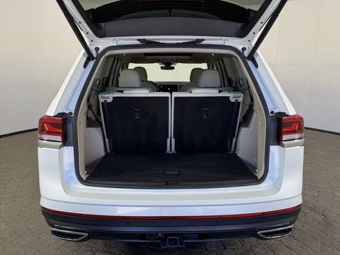 Used 2025 Volkswagen Atlas SEL AWD/4WD image 7