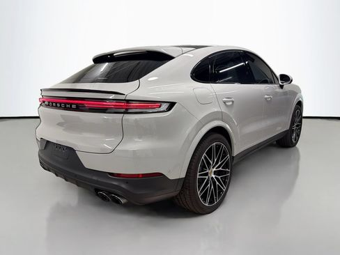 Certified 2024 Porsche Cayenne Coupe AWD/4WD image 9