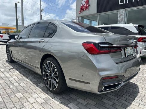 Used 2021 BMW 740i w/ M Sport Package RWD image 5