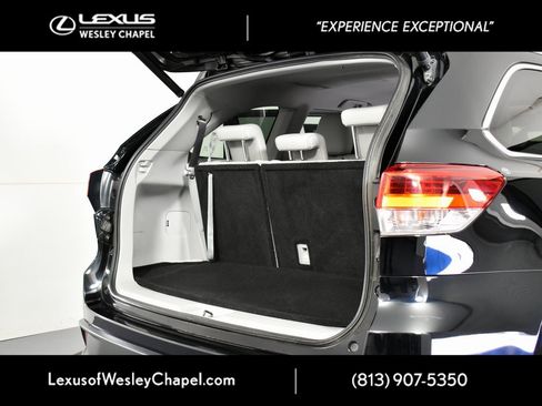Used 2018 Toyota Highlander XLE image 16