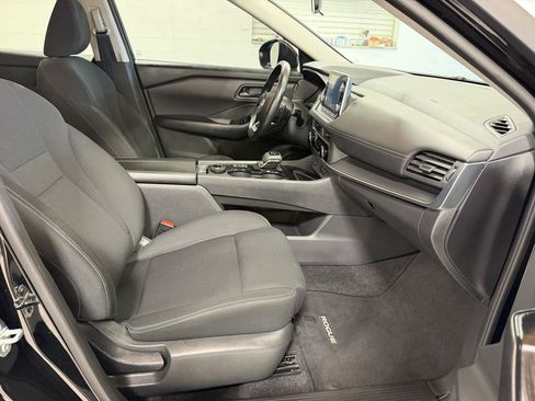 Used 2024 Nissan Rogue S AWD/4WD image 13