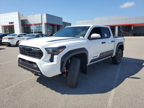 New 2026 Toyota Tacoma TRD Off-Road AWD/4WD image 2