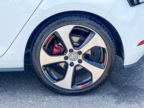 Used 2018 Volkswagen GTI S FWD image 15