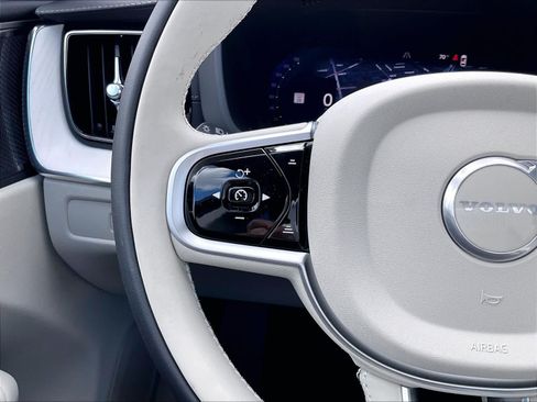 New 2026 Volvo XC60 T8 Ultra w/ Climate Package PRO AWD/4WD image 17