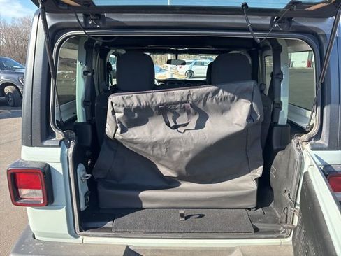 Used 2023 Jeep Wrangler Willys image 9
