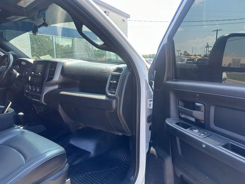 Used 2024 RAM 3500 Tradesman w/ Chrome Appearance Group AWD/4WD image 10