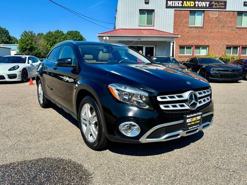 Used 2018 Mercedes-Benz GLA 250 4MATIC image 3