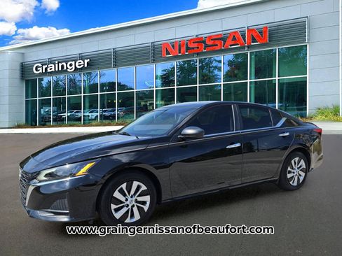 Used 2024 Nissan Altima 2.5 S FWD image 2