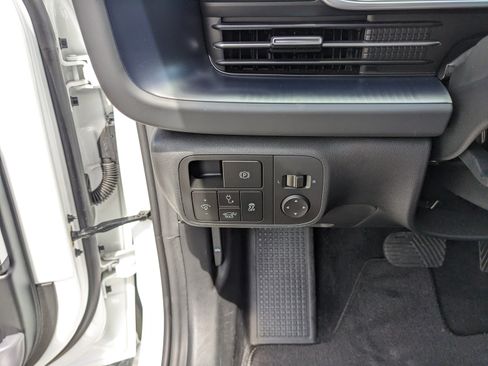 Used 2023 Hyundai Ioniq 6 SE RWD image 33