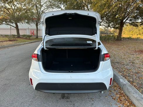 Certified 2025 Toyota Corolla LE image 10