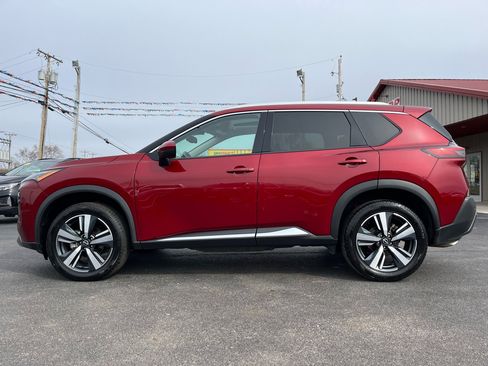 Used 2023 Nissan Rogue SL image 2