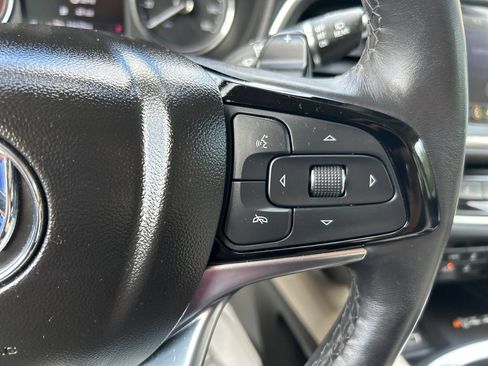 Used 2024 Buick Enclave Essence AWD/4WD image 26
