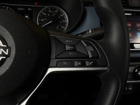 Used 2025 Nissan Versa SV FWD image 30