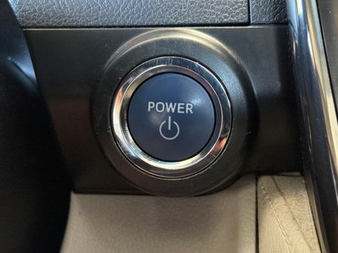 Used 2014 Toyota Camry XLE w/ Leather Package FWD image 23