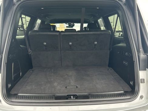 Used 2024 Jeep Wagoneer L Series II w/ Flexible Seating Group AWD/4WD image 13