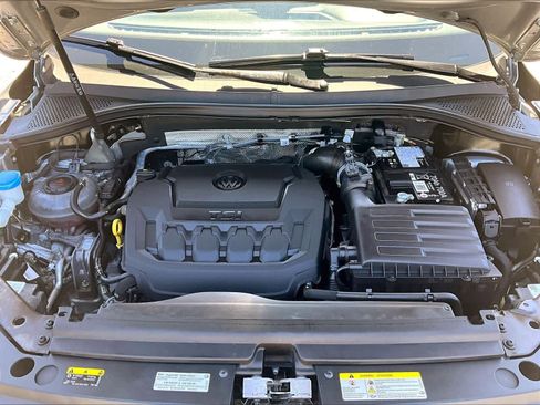Used 2024 Volkswagen Tiguan SE AWD/4WD image 30