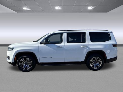 Used 2024 Jeep Wagoneer Series II w/ Flexible Seating Group RWD image 6