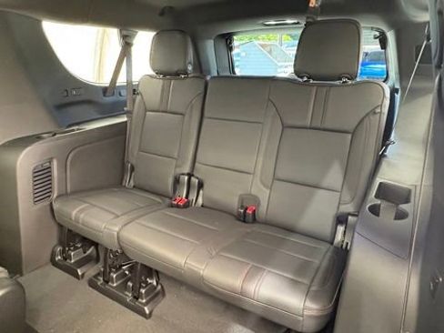 New 2026 Chevrolet Suburban RST w/ RST Capability Package AWD/4WD image 18