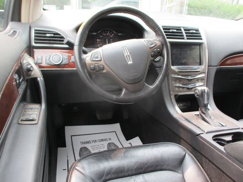 Used 2012 Lincoln MKX AWD image 10