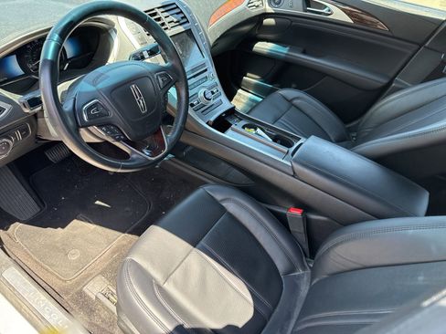 Used 2018 Lincoln MKZ Reserve w/ Technology Package FWD image 11
