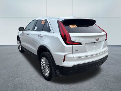 Used 2024 Cadillac XT4 Luxury AWD/4WD image 2