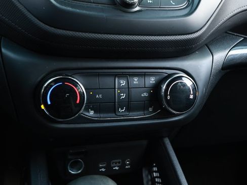 Used 2022 Chevrolet TrailBlazer LT AWD/4WD image 18