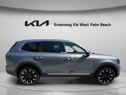 Used 2025 Kia Telluride SX w/ SX Captain's Chair Package FWD image 14