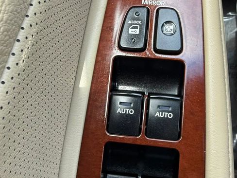 Used 2013 Hyundai Genesis 3.8 w/ Technology Pkg RWD image 23