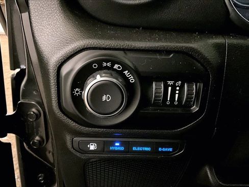 Used 2021 Jeep Wrangler Unlimited Sahara image 30