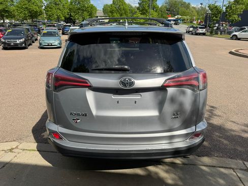 Used 2016 Toyota RAV4 LE AWD/4WD image 6