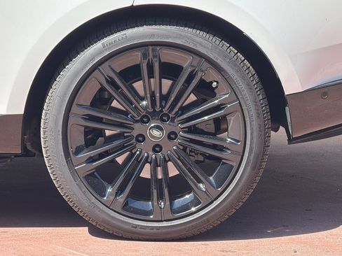 Certified 2025 Land Rover Range Rover Autobiography AWD/4WD image 13