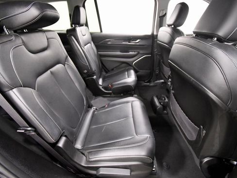 Used 2023 Jeep Grand Cherokee L Limited image 17