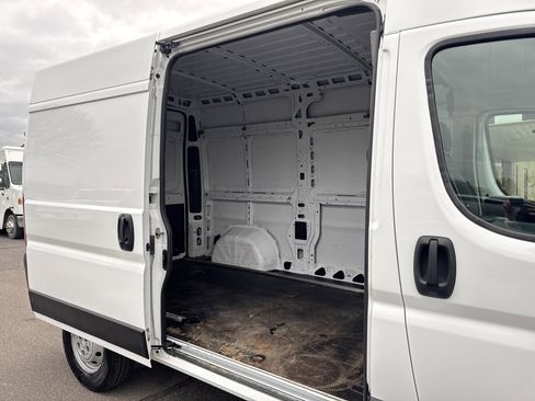 Used 2022 RAM ProMaster 3500 w/ Convenience Group FWD image 31