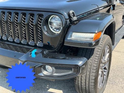 Used 2022 Jeep Wrangler Unlimited Sahara image 38