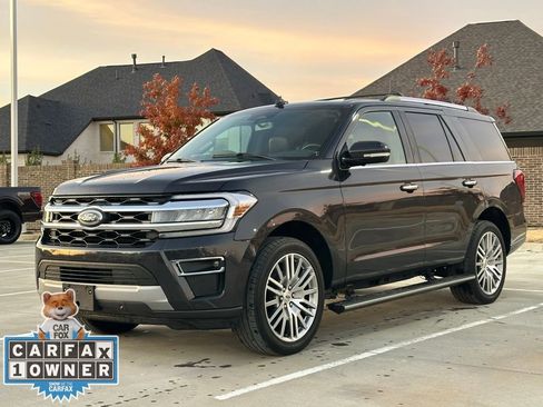 Used 2024 Ford Expedition Limited image 7
