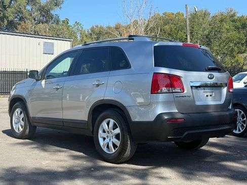 Used 2013 Kia Sorento LX w/ Convenience Pkg image 4